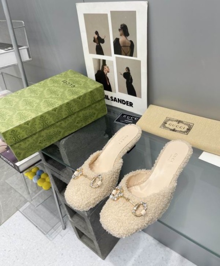 Gucci Sandals 116384