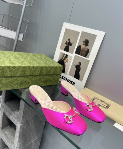 Gucci Sandals 116385