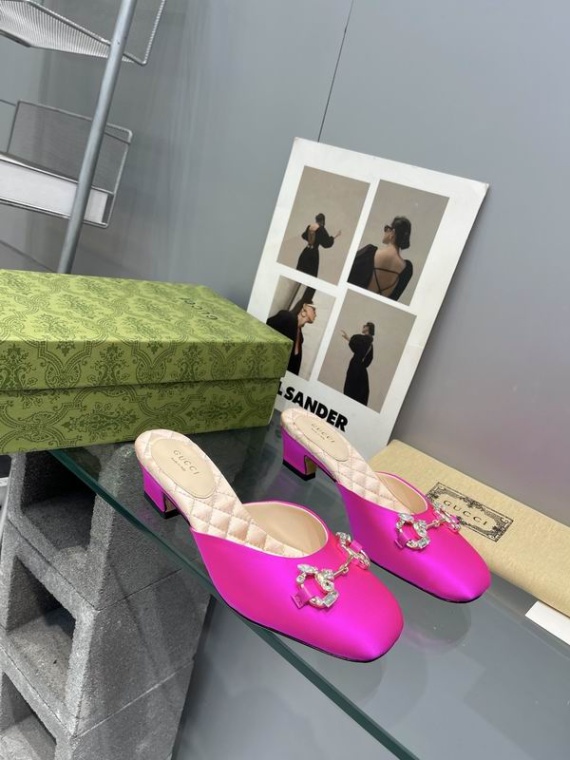 Gucci Sandals 116385