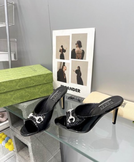 Gucci Sandals 116386