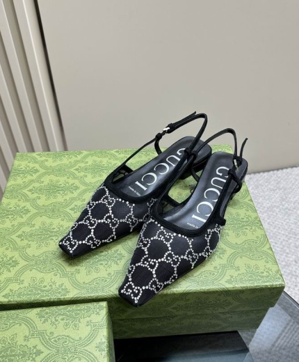 Gucci Sandals 116785