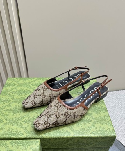 Gucci Sandals 116786
