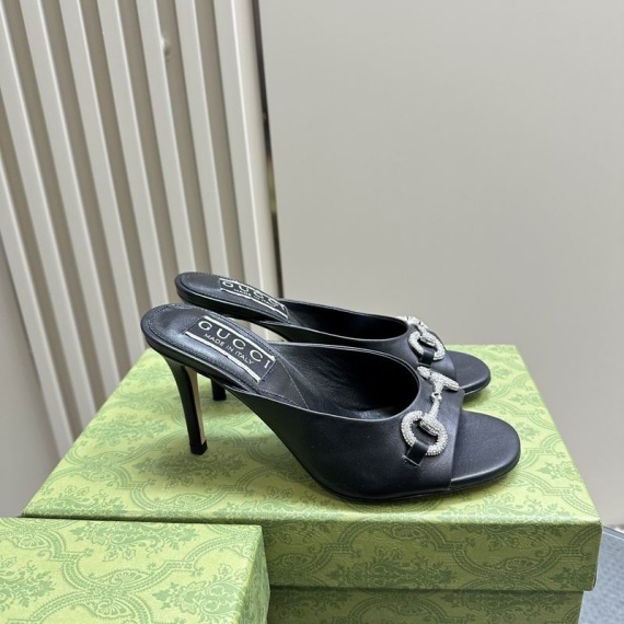 Gucci Sandals 116796