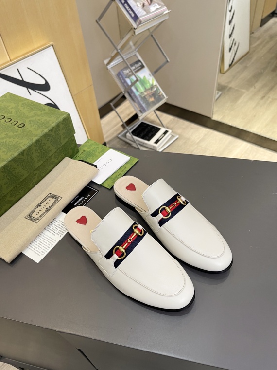 Gucci Sandals 117757