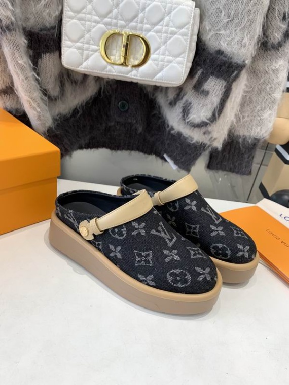 LV Slippers-Sandals 118957