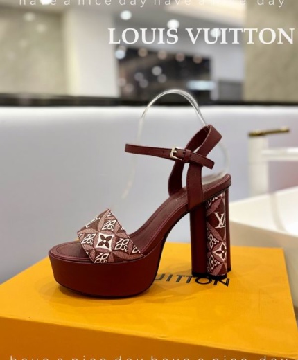 LV Heels 122089