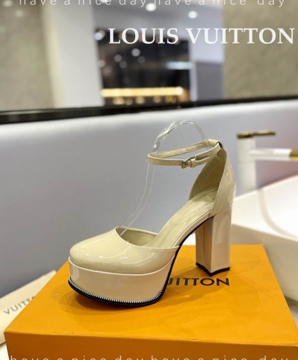 LV Heels 122090