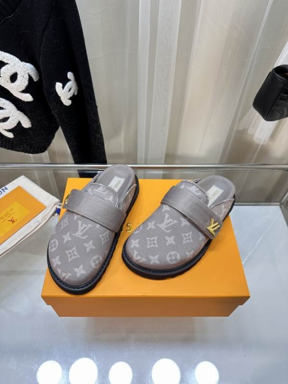 LV Slippers-Sandals 122199