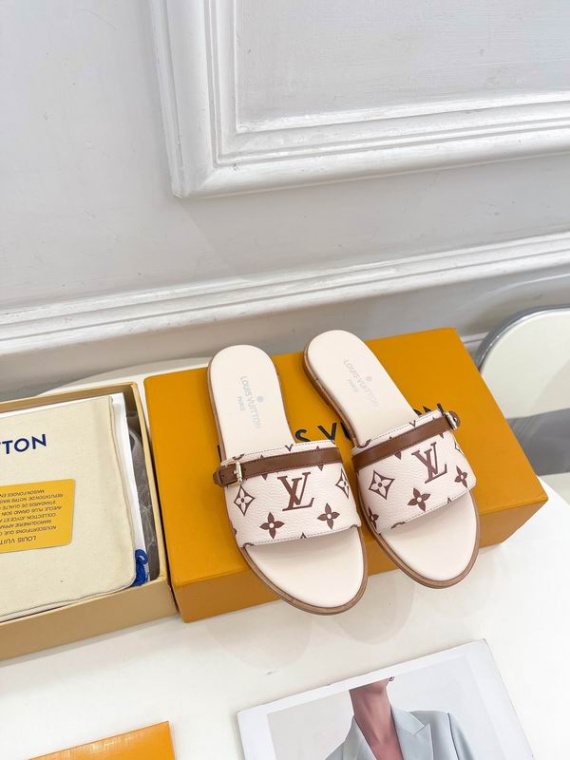 LV Slippers-Sandals 123021