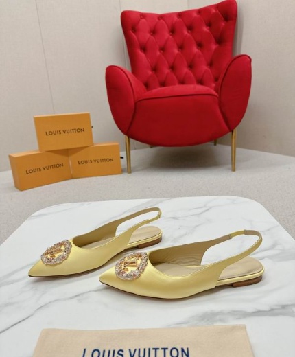 LV Slippers-Sandals 123302