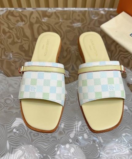 LV Slippers-Sandals 124619