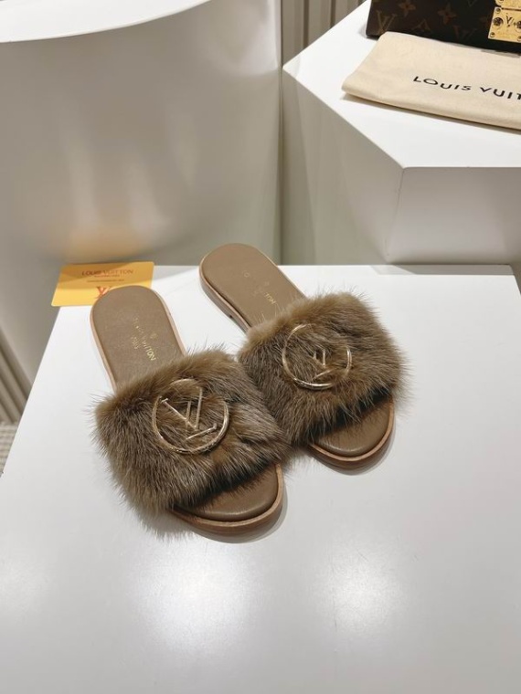 LV Slippers-Sandals 124620