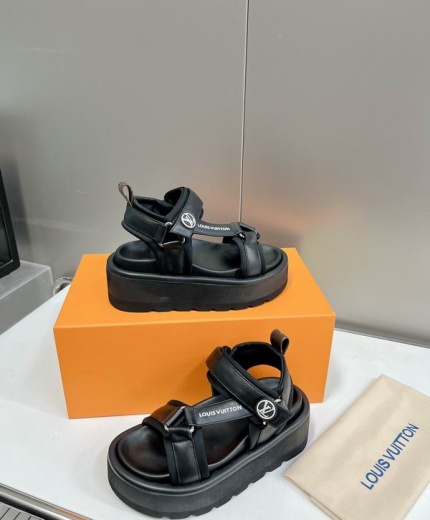 LV Slippers-Sandals 124753