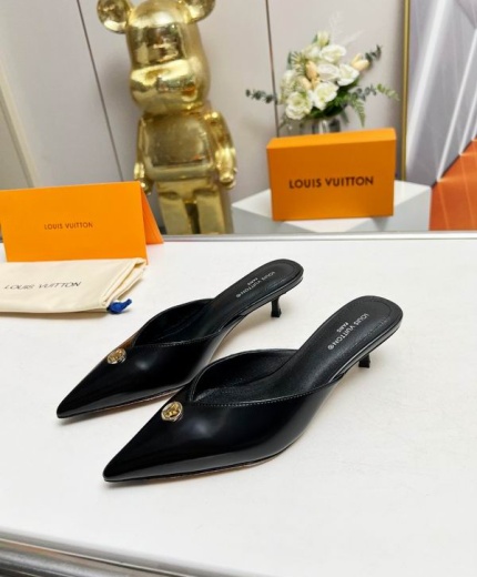 LV Heels 125250