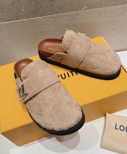 LV Slippers-Sandals 125522