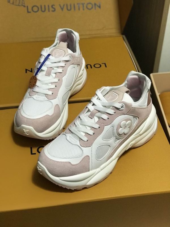 LV Shoes 132390
