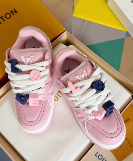 LV Shoes 135919