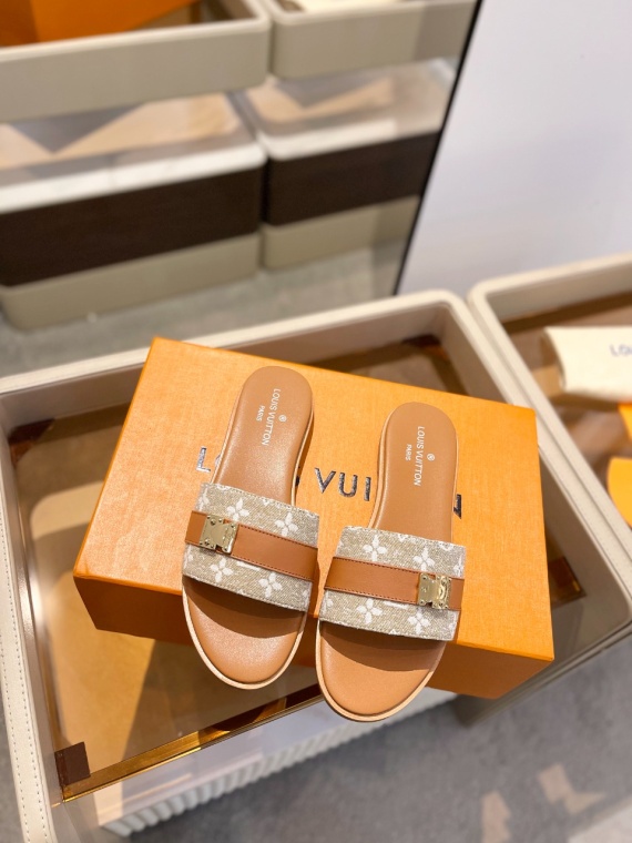 LV Slippers-Sandals 136039