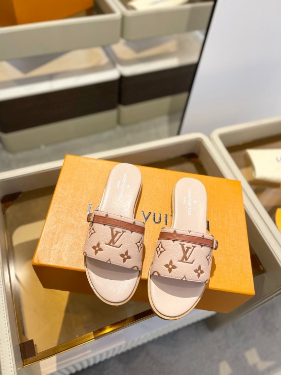 LV Slippers-Sandals 136040