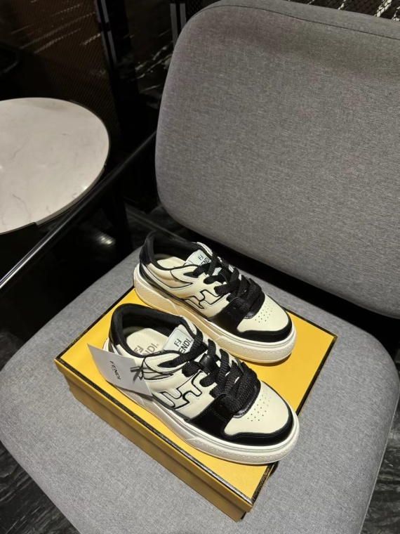 Fendi Low Shoes 136210