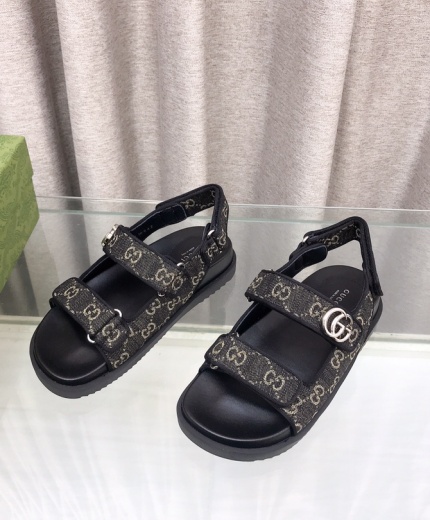 Gucci Sandals 138033