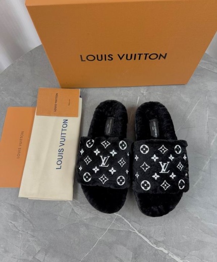 LV Slippers-Sandals 138942