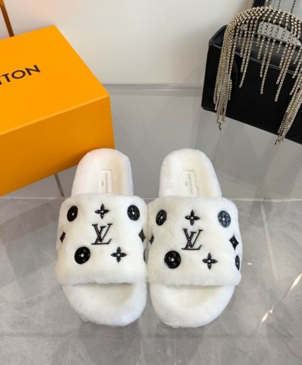 LV Slippers-Sandals 139312