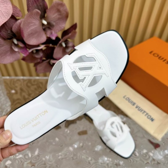 LV Slippers-Sandals 1871741