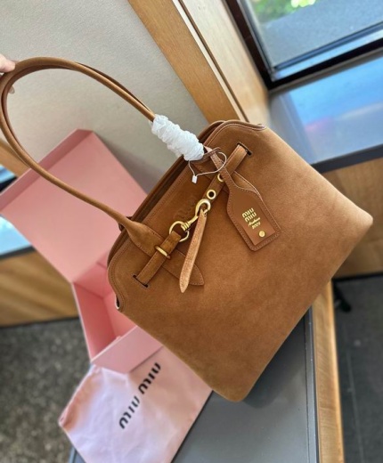 Miu Miu 111602