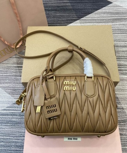 Miu Miu 5BB124