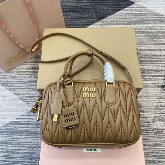 Miu Miu 5BB124