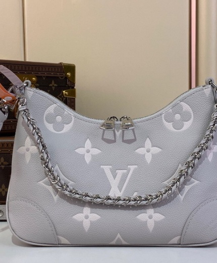 LV Bag M14211