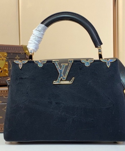 LV Bag M11924