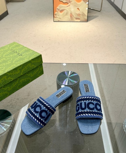 Gucci Slippers 2067944