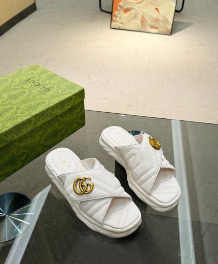 Gucci Slippers 2067960