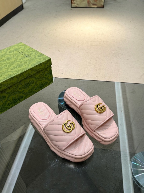 Gucci Slippers 2067965