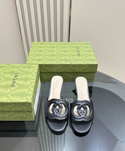 Gucci Slippers 2214516