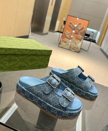 Gucci Slippers 2210628