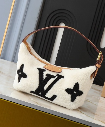 LV Bag M11920