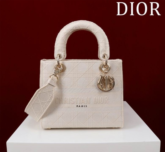 Dior Bag M0565 - Image 4