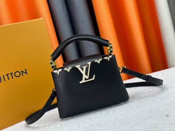 LV Bag M11342