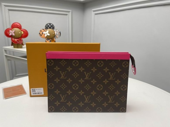 LV Bag M12818