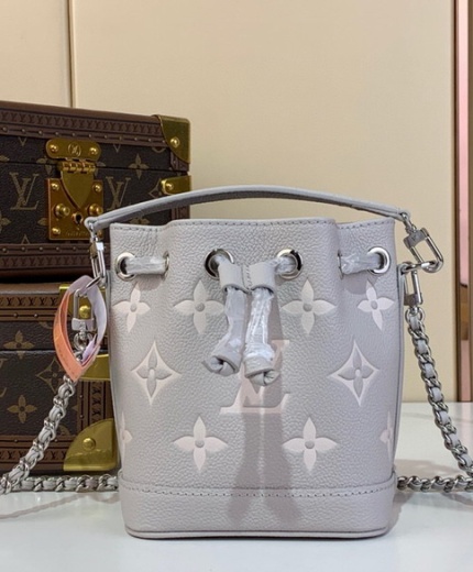 LV Bag M14224